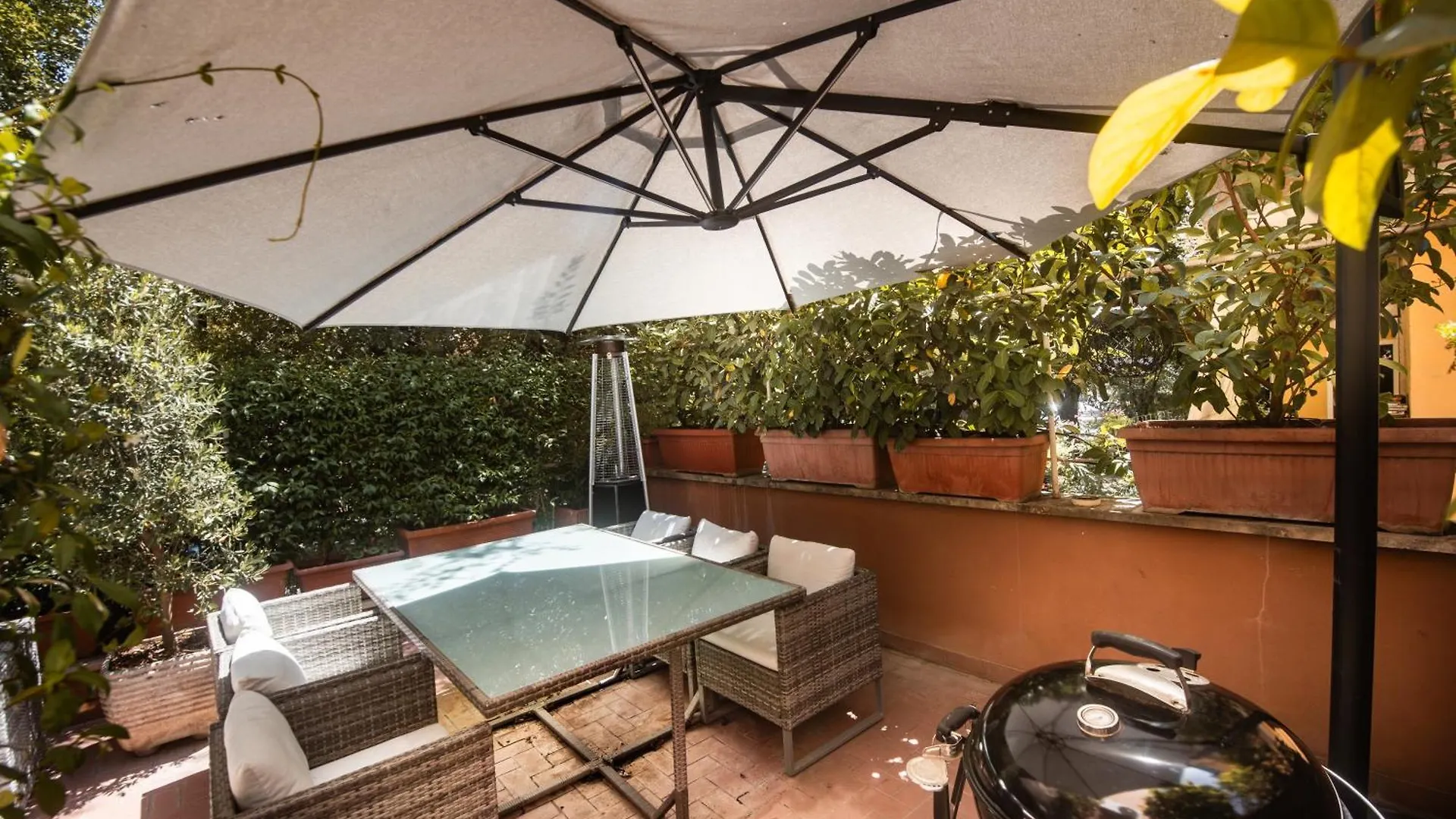 Green Hill Apartment - Exclusive Use Rome 0*,  Italy